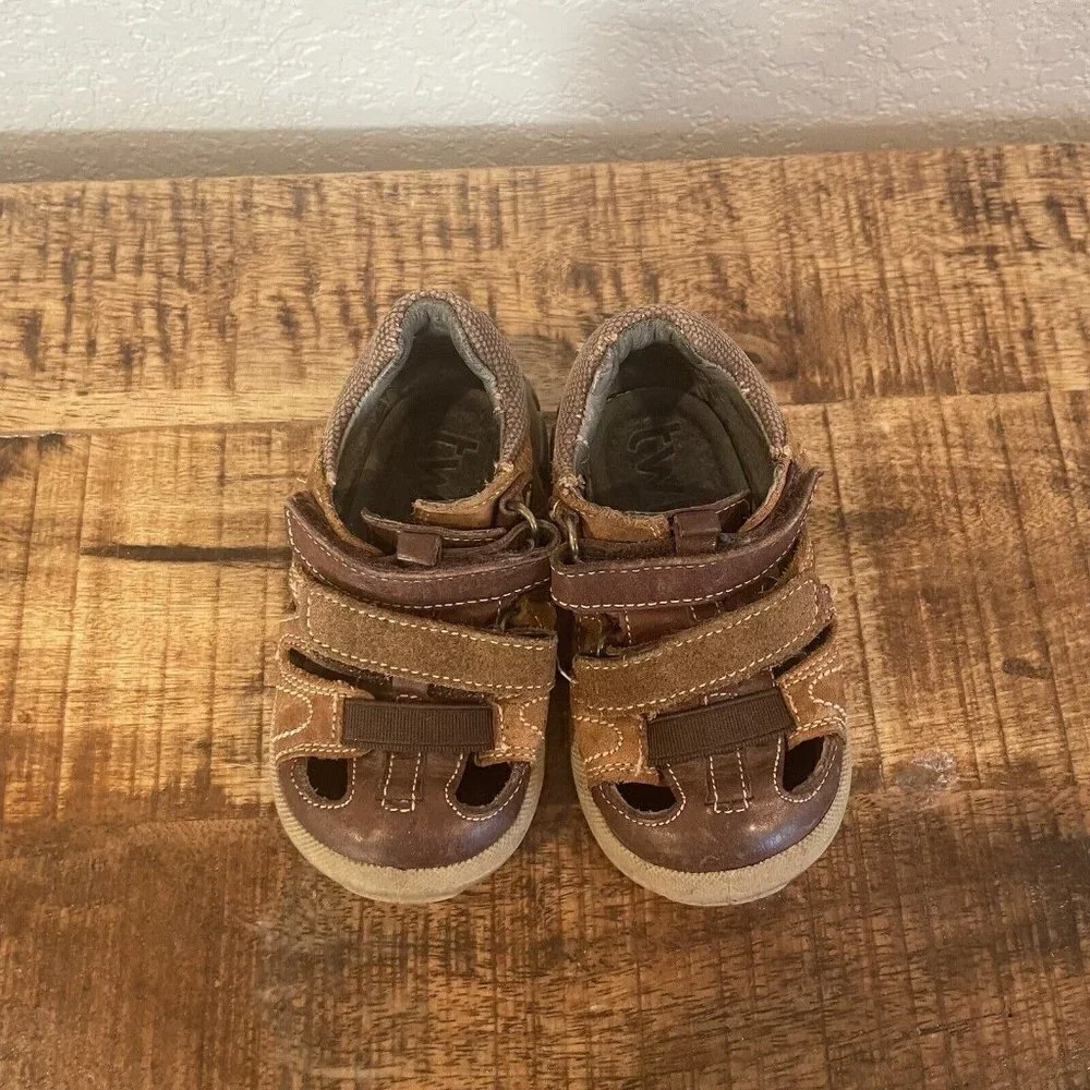 Twig Sandals Toddler Size 19 / US 5 Brown Leather Closed Toe Boys Two Toned